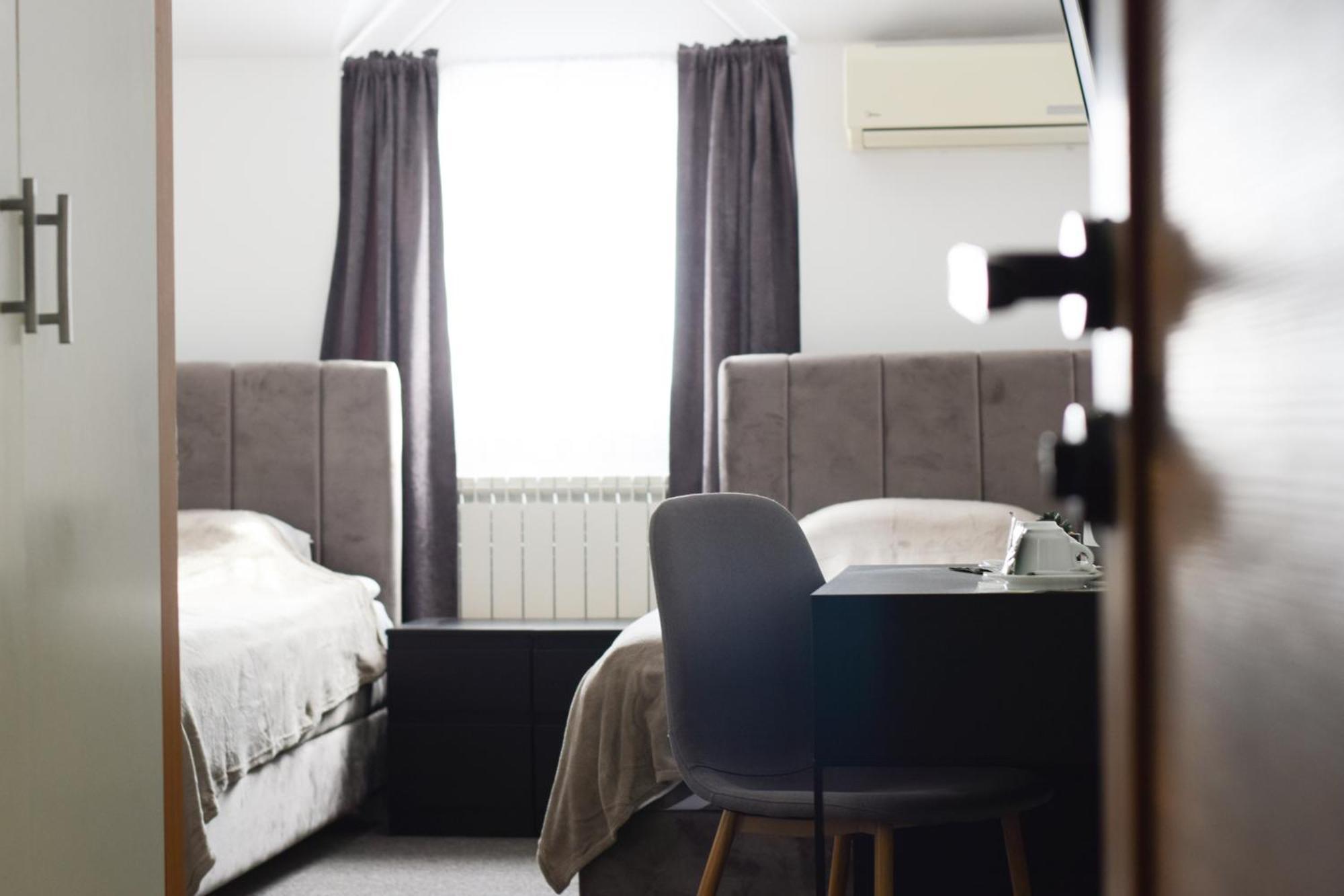 Hotel Tiski Cvet Novi Becej Экстерьер фото