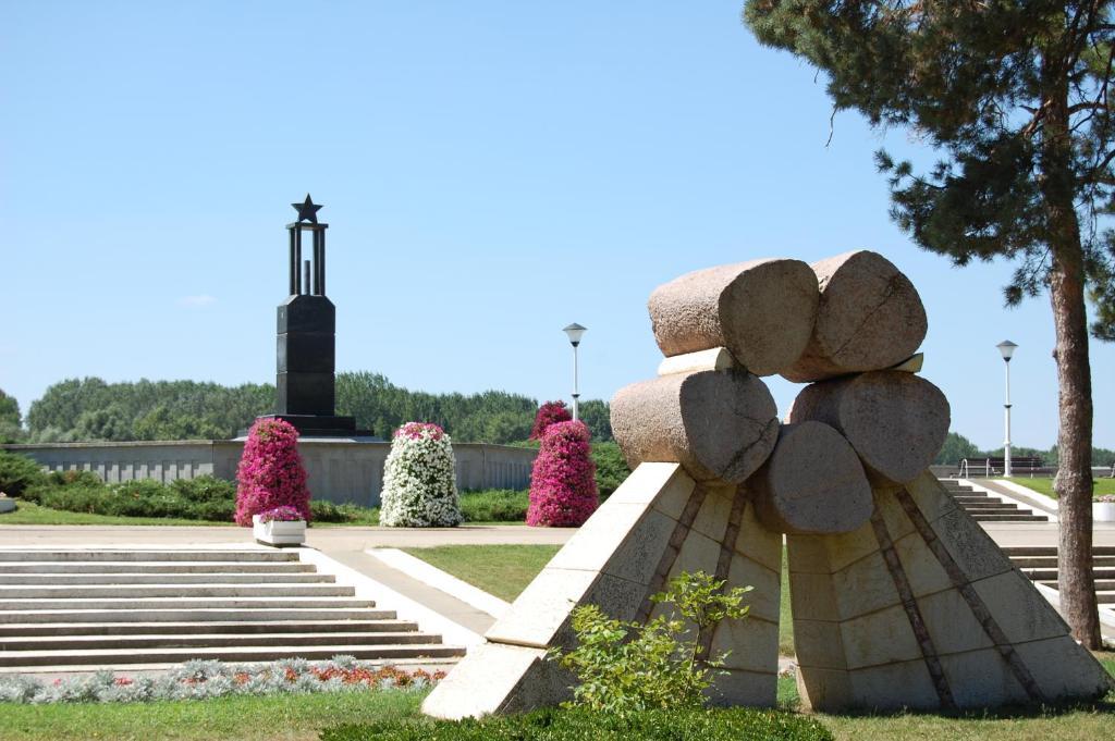 Hotel Tiski Cvet Novi Becej Экстерьер фото